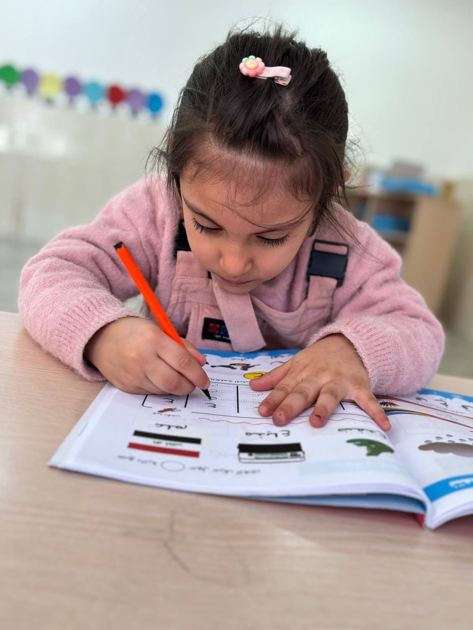 نعتني بطفلك كأنه فرد من عائلتنا 🏠
لأنك تبحث عن "بيت ثاني" يوفر الحنان في التعليم .
في حضانة نور بسماية نفتح ابوابنا وقلوبنا لاستقبال صغاركم 
لنرسم الابتسامه على وجههم ونزرع الثقه في نفوسهم 
شاركونا الرحله .. وشاهد طفلك يكبر ويبدع يومآ بعد يوم .
مؤسسة كيدز اكاديمي التعليمية 
حضانه نور بسمايه A9  
للاستفسار الاتصال ☎️***********
