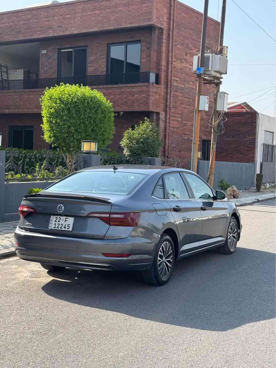 Jetta 2019 S 1.4turbo
رةقةموو سةنةوى وهةزةى نوية
سةيةرةكة بئ بوياخة تةنها جوار جئى ساردة كوتى هةية لةكةل نةرمة تةزرةكى
سةيارةكة جايزة راديتةو بيشى بيلادية هةموى
كيرو مةكينةو كارةبايى هةموى بةشةرت
ايرباك سوكانو شان سيستم
112000milرويشتوة
رقم شانصى (3VWC57BU4KM067205)
نرخى 120وةرقةو مجالةكى كةم
عنوان :اربيل
📲*********** أربيل, العراق
