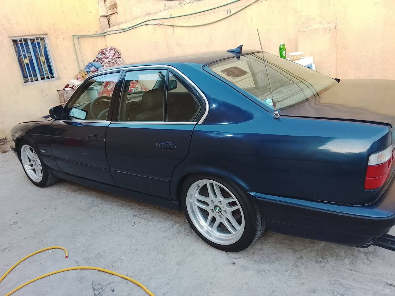 BMWسياره جاهزه خير من لله مكينه وكير خير من لله رقم انكليزي مصفرا السنويه 29 تخم تاير وره كهربائيات كله شغاله من الدعاميه للدعاميه مصبوغ جماليه مديل 91 احله من الصور 6سلندر غرفتهه خير من لله كير اوتماتيك.  السعر 48 وبيه مجال بسيط العنوان البصره الزبير ***********
