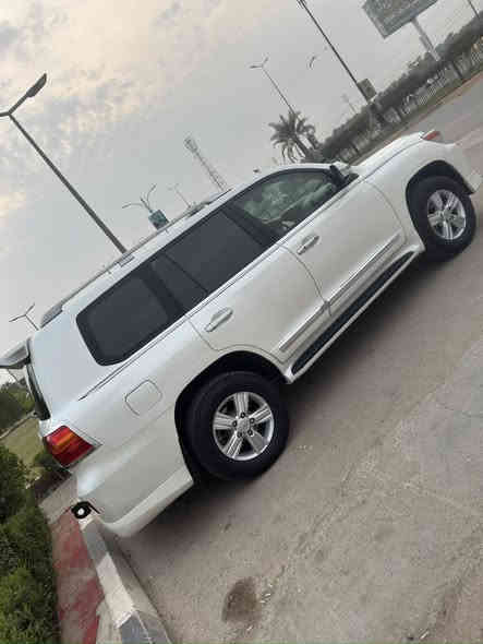 سلام عليكم اخوان ..لاندكروز جكساره للبيع موديل 2012 رقم بغداد الماني مشروع وطني بسمي اخوان السياره نظيفه جدا وكولشي علا البلاد مكينه كير مكفولات صدر امامي خلفي كفاله غرفه على البلاد تبريد ثلاجه  كشره ايظا كفاله عامه عد نص باب صبغ فقط اثر شخط بسيط فقط اخوان السياره بريم يعني فول مواصفات سلايت روف طكتين كشنات كهربأ كامره وشاشه وتبريد تلاث قطع وتحكمات ستيرن وشفتات سرعه وغرفه صاج داخل قرميدي واربع بصمات انارة  ترحيب مري شفط وأشاير بالمري وعدسة زنون بلاد وثلاجه وبعد بيه مواصفات اخوان لسعر 335 ورقه وبيه مجال بسيط لشراي يتصل *********** ..... *********** ولمو شراي يرفع لمنشور بكلام طيب مثله ..
