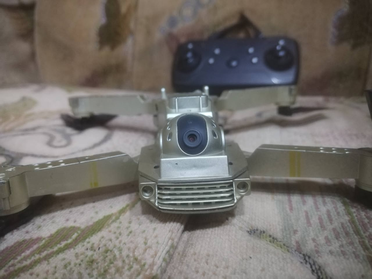 طياره درون بيها كامره بس شلون صور ماعرف اكو تطبيق ينزل تربط عليها وتشتغل حلوه ومرتبه فديو موضح

سعرها ٣٠ الف العنوان كربلاء

***********
