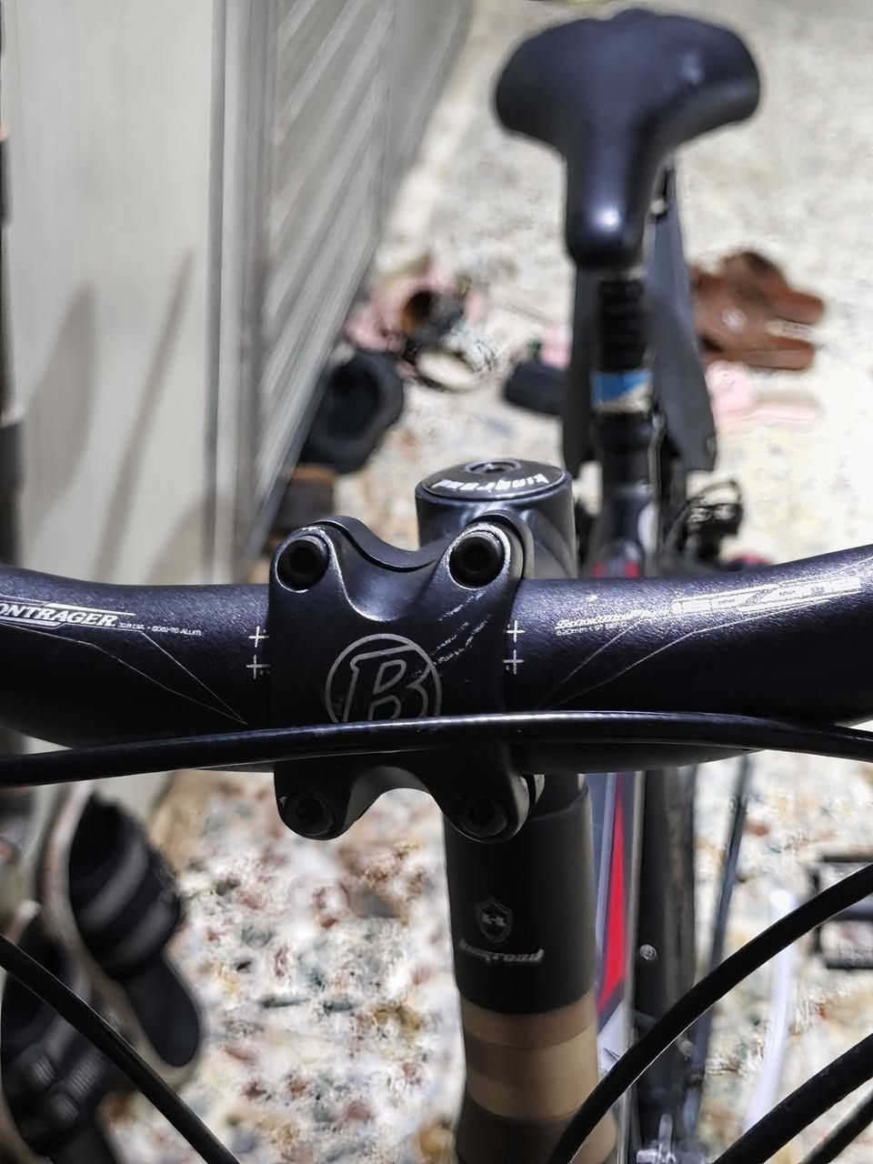 سلام عليكم
بايسكل ترك للبيع. 👍🏻😮‍💨
البايسكل نظيف جدا 🫰
من شركه ترك العالميه امريكي🇺🇸 الصنع مواصفات نادره 🫡
ماشه كاربون فايبر رياضي 🪙🏎
المعدن المنيوم والبايسكل خفيف 🫣
المكينه الاماميه 3نمرات والمكينه الخلفيه 9نمرات 🏎
نوع المكينه ماركه شيمانو اكيرا 🚀
معروف الترك بانسيابيه الهواء الي بتصنيعه🚅💨
مناسب للمسافات الطويله وترحال 🌇🌆🏛
التايرات من شركه ديستون 💢
الستيرن من شركه بونتريكر☣️🅱️
"السرج دبل حقيقي ممتص للمطبات وللوزن الثقيل↕️
 الون سمنتي 🖤
البايسكل نموذج FX. 7.4
والبايسكل احله من الصور بهواي 
المكان بغداد


**إذا كنت صاحب هذا الإعلان وتريد حذفه لأي سبب، رجاءا أرسل رسالة إلى الدعم الفني**