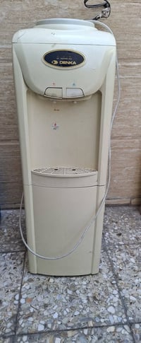 براد ماء نوع دنكا الاصلي للبيع  نظيف وشغال وماء بارد ثلج وماء حار ايضا...