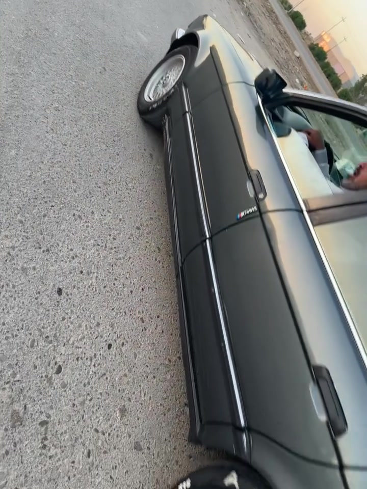 @ للبيع أو مراوس 735
مكينة كير نضيفات حيل 
ترايك للرياض تجيب حجاج وتجي 
تبريد ثلج 
كهربائيات بلاد 
لايت زينون 
السيارة بدون حادث بس طخات بسيطة

بجم عريض 
سلايت شغال بس عتلة مكسورة 
غرفة نضافتها كدامك ويل خلية وتاير جديد
حدادية حلوة 
رقم بغداد تحويل مباشر مشروع وطني 

للاستفسار اكثر اتصل وخادم 
بالمناسبة السيارة بيها شلعة تخبل يعني مطابق اكسل وكير 

السعر 50 وبعد المعاينة تشلع عيوني 
***********

مكلف بالنشر  @إشارة 
مكاني بابل هاشمية
