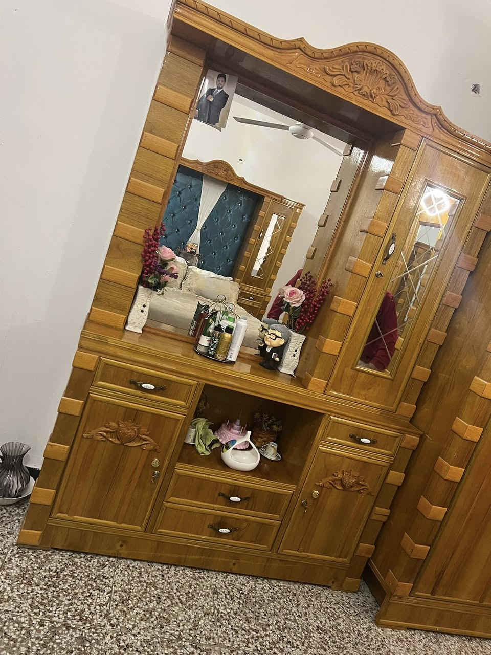 سلام عليكم غرفه عراقي مستعمله قليل نضيفه 100/100
البيع  *********** بغداد
