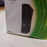 جهز اكس بوكس للبيع الجهاز نضيف ما مفتوح يدتين كيبل محوله طلقتين الجهاز...