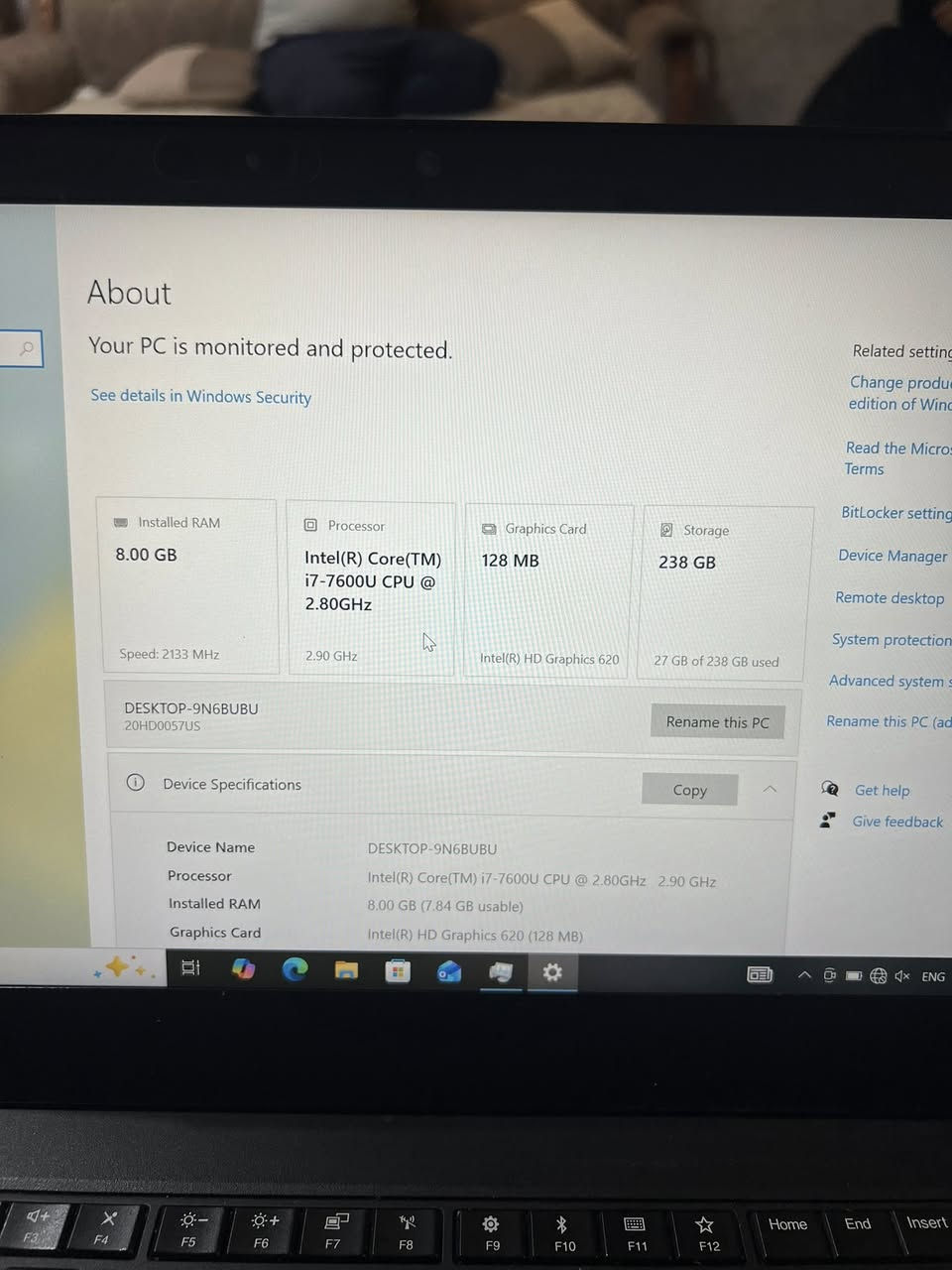 المواصفات التقنية الكاملة (Specifications):
المعالج (Processor): Intel® Core™ i7-7600U بسرعة تصل إلى 2.90 GHz (معالج قوي لأداء سلس وسريع).
 الذاكرة العشوائية (RAM): 8 GB (ممتازة للتنقل بين البرامج بدون أي تهنيج).
 الهارد (Storage): 256 GB SSD (سريع جداً في الإقلاع وفتح الملفات بلمحة بصر).
 البطارية (Battery): بطارية مزدوجة (Dual Battery) داخلية + خارجية تضمن لك ساعات عمل طويلة جداً دون قلق من انقطاع الكهرباء. 🔋
 كرت الشاشة (Graphics): Intel® HD Graphics 620.
 الهيكل: متين جداً ضد الصدمات وخفيف الوزن للتنقل المريح.
السعر 200 بيها مجال بسيط عنواني بغداد والي يريد توصيل سهله 
***********
موجود واتساب وماسنجر
