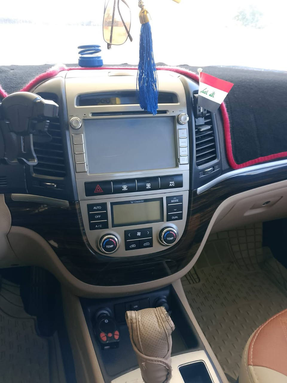 سنتافي موديل 12فول مواصفات بصمه تشغيل بصمه ابواب حساسات خلفيه محرك 6 مرايات جانبيه شفط تحكم جهتين فول واحد على واحد  تبريد بيانو بنوراما كامله مواصفات رقم بغداد باسمي تحويل ثاني يوم السعر 186بيها مجال بسيط العنوان واسط قضاء الصويره @
اي ستفسار اتصال ع الرقم ***********
