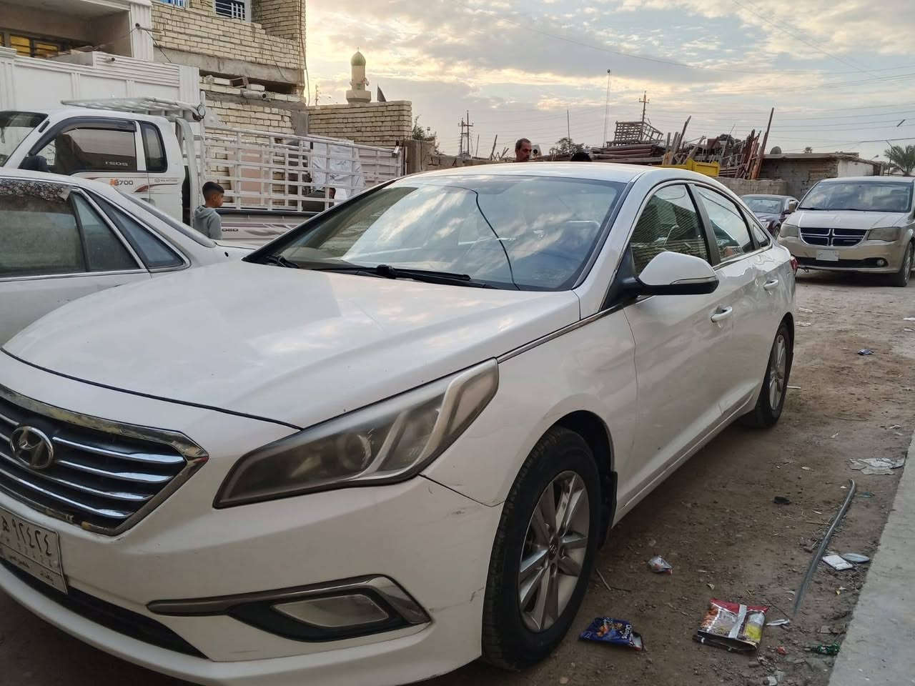 السلام عليكم
هونداي سوناتا موديل 2016
خليجي مكينه اربعه سلندر 2400
تدفئه تبريد خير من الله 
تخم تاير جديد صدر حداديه جديد 
السيارة بيهه اربع قطع صبغ 
السعر 110 وبيها مجال 
مكان بغداد البلديات 
الرقم ***********
