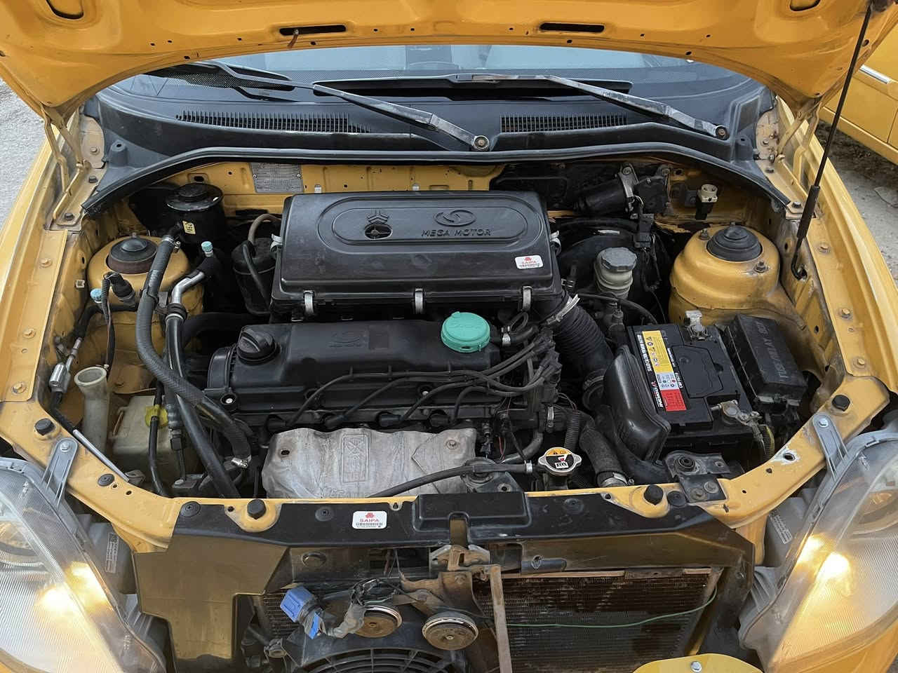 سلام عليكم طيبه ٢٠١٥ للبيع سياره بدون ضربه بدون تبديل صبغ قليل هلال وباب سايق بدون ضربه كير مكينه مكفولات صدر خلفي امامي تخم تاير دوشمه عام كشنات وكاعيه وتنته تبريد شغال بس عوزه غاز سويج ريمون شخاطه سعر ٣٦ وبيه مجال بصيط رقم ***********
