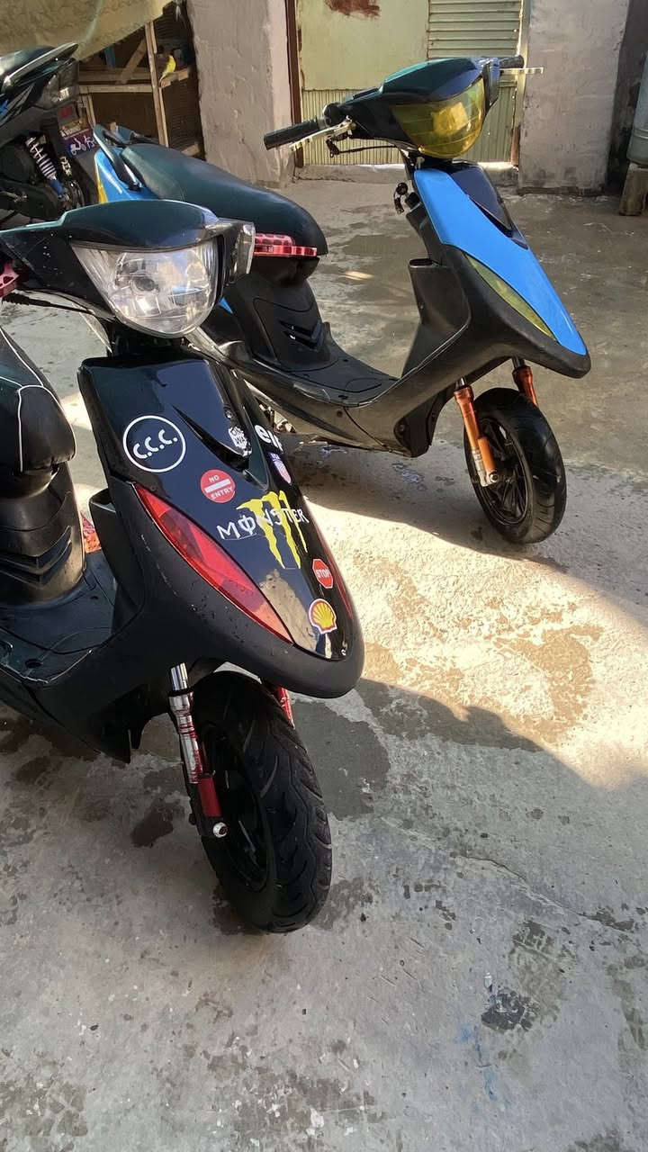 دراجتين ماكس عدله شغالات بوشه49سلف شغال بس يرادلهن باتريات بيع او مراوس بفورزه ***********
