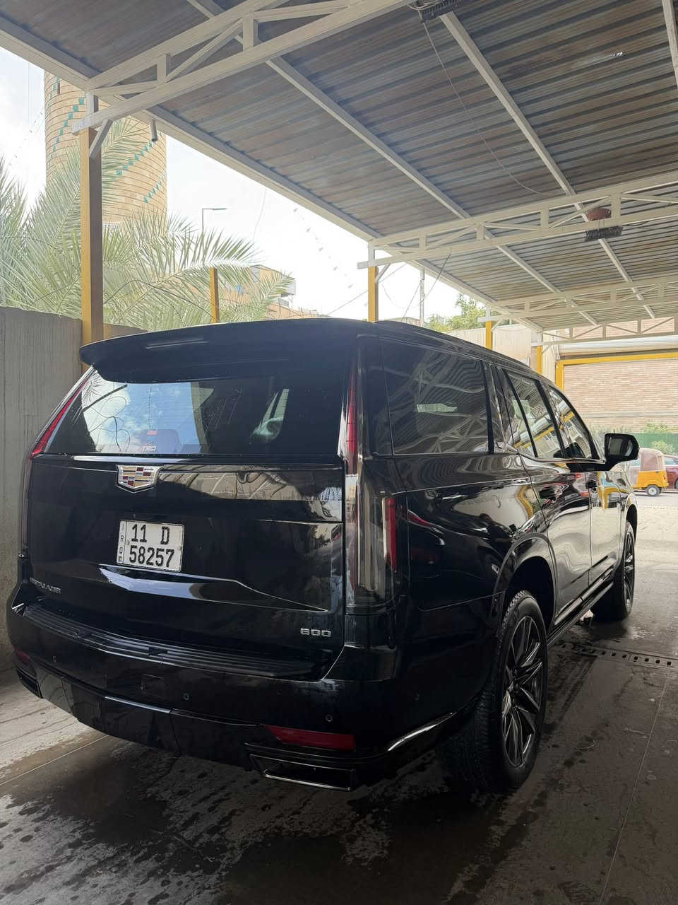 السلام عليكم 
كديلاك اسكاليد
موديل 2023 خليجي 
السياره نضيفه كلش سونرهه موضح بالصور 
ماشيه 45  مغلفه السياره 
ترهم بيع ومراوس 
السعر 750 وبيها مجال 
العنوان الكراده 
للاستفسار ***********
