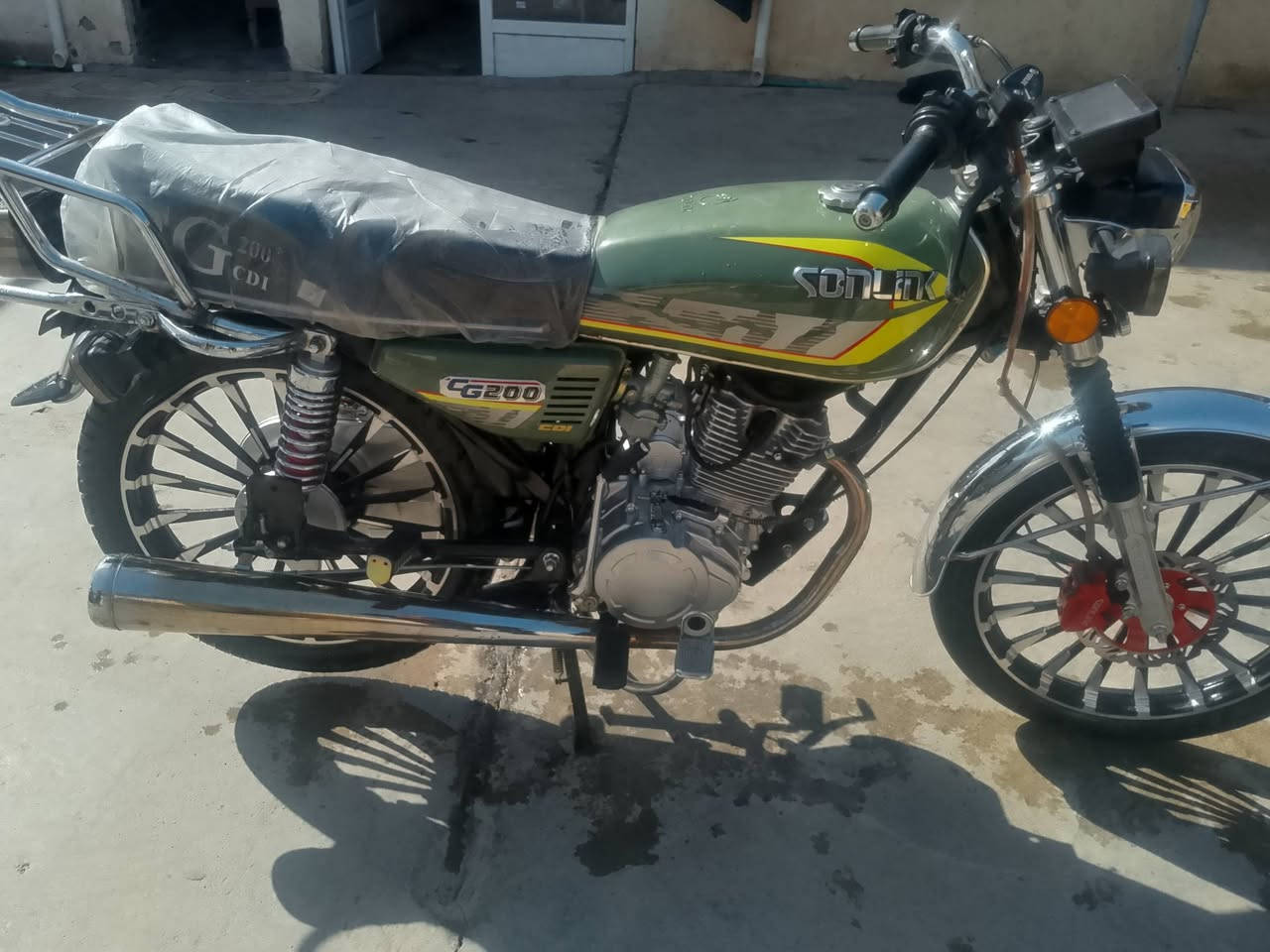 السلام عليكم دراجه للبيع موديل 2025 الدراجه خير من الله    ✈️مكينه فضيه المرغوب  المكان ديالى الخالص هبهب  السعر 700 وبيها مجال للطيبين🔥❤❤
 للاستفسار ***********
