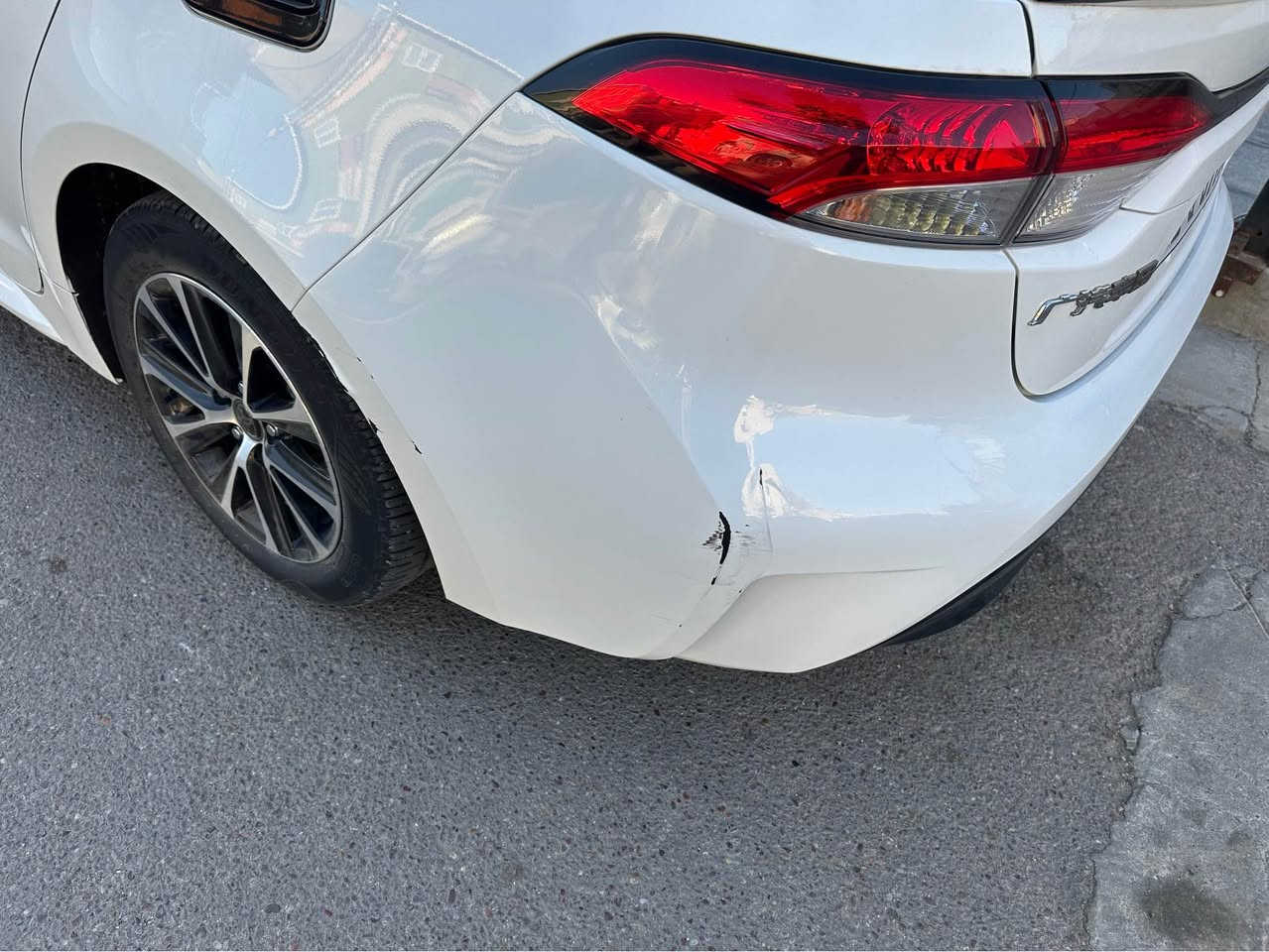 كورلا هايبرد شكل امريكي موديل 24 ماشية 46 كم سيارة فول فتحة وبصمة دخول وتشغيل وكشن جلد لونين وكهربائي 
عازل حراري وسكوبات وارضيات جديده وارضياتها الاصلية موجودة وياها سيارة نظيفة رقم بغداد باسمي تحويل ثاني يوم السعر 145$ بغداد, العراق


**إذا كنت صاحب هذا الإعلان وتريد حذفه لأي سبب، رجاءا أرسل رسالة إلى الدعم الفني**