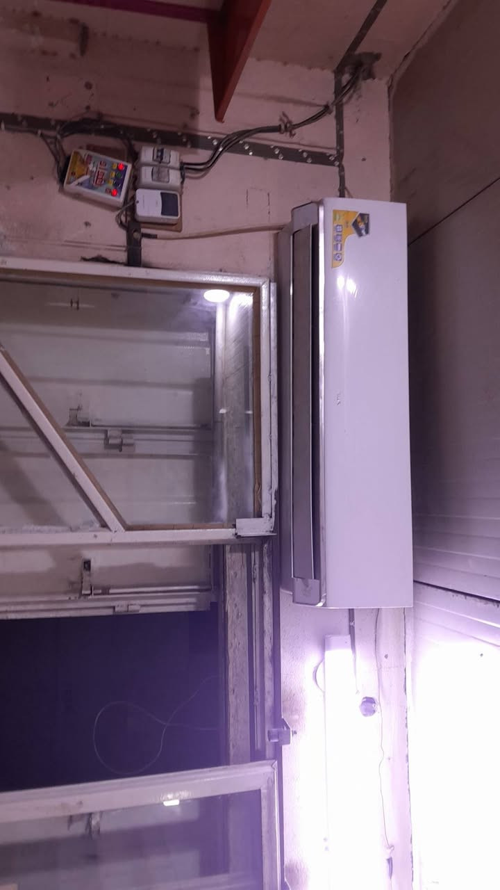 السلام عليكم سبلت +برادات +رفوف وميز للبيع مكاني زين القوس الستفسار على*********** او مراسلت الصفحه
