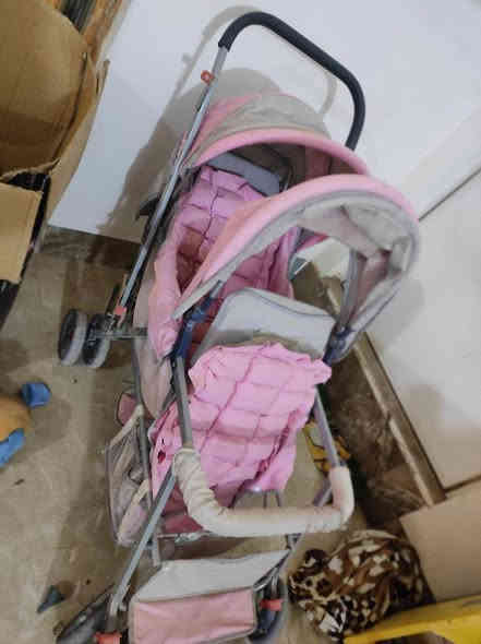 غراض مستخدمه للبيع كلمن وسعره زوليه+ وجلسه+ عربانه + لعبة اطفال + مولده جديده مشتغله كم ساعه للاستفسار الاتصال ***********
