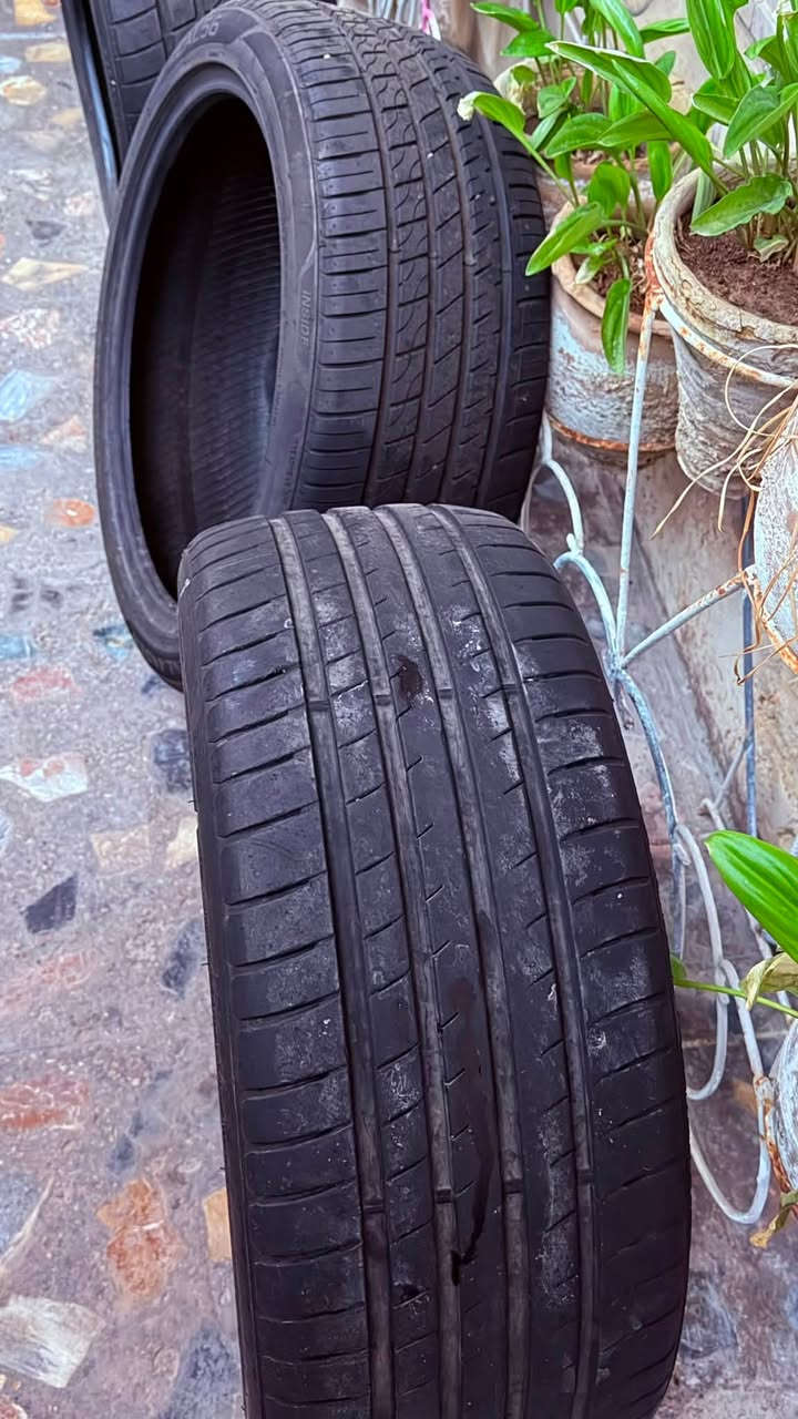 تايرات مستعملة نظيفة 245/40R20اثنيهن 40 الف رقم تلفون *********** مكان بغداد
