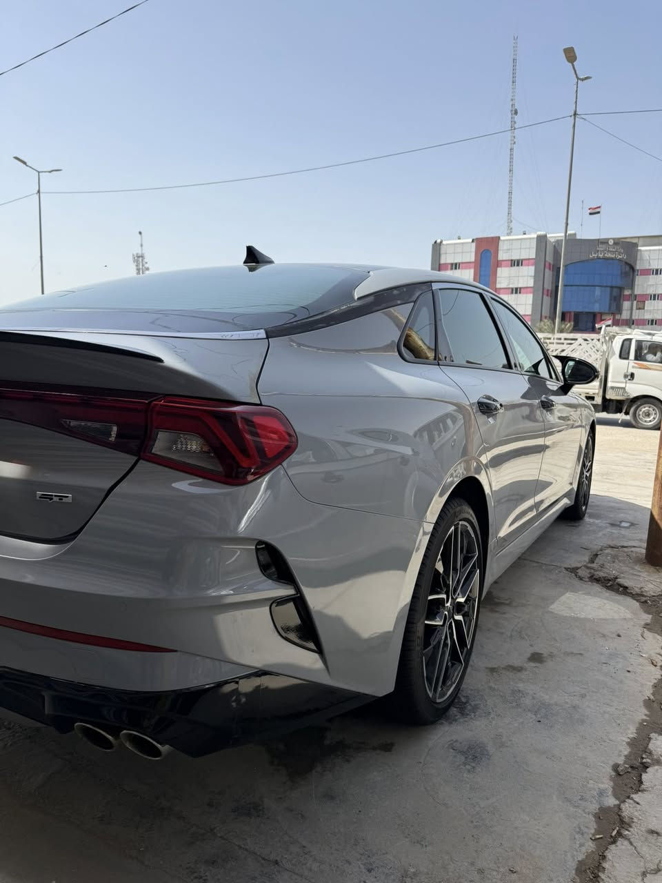 نــوع الــمـركـبة:- K5 - GT
الـــــمــوديــــل:-2024
حــجـم الـمـحرك:- Turbo 2500
الــــعـــــــــداد:20 الف ميل
الايــــربــاكـــات:-بدون ايرباك بدون صبغ
الـــــــوحـــــــة:- حرة بدون لوحات تترقم اي محافظة
 السعر  💲 220💲 قفل

- بصمه تشغيل + ابواب
- تشغيل عن بعد ( Remote Start )
- بنوراما فتحتين 
- داخل جلد ( اسود خط احمر )
- كشنات كهربائيه للسائق مع تدفئه بالكشن مختم GT
-تحكم ستيرن جهـتين 
- شحن لاسلكي
- لايت زينون 4 عدسات ديناميكي
- كشافات زينون
- بك لايت لد متصل
- رادار امامي + خلفي + جانبي مع خاصيه العرض view
- نظام النقطه العمياء مع تحذير الاصطدام مع خاصيه التوقف التلقائي 
- مثبت سرعه ذكي تفاعلي مع الرادار 
- نظام كشف حركه المرور الخلفيه توقف ذاتي عند مرور شخص او سيارة من الخلف 
- مساعدة البقاء في المسار في حال عدم الانتباه 
- مساعد الخروج الامن عند فتح الابواب 
- شاشة وسطية 10.25 إنش تدعم Apple CarPlay & Android Auto 
- خاصيه التحكم بصوت المحرك عن طريق الشاشة Active sound design ٣ وضعيات 
-نظام صوتي محيطي من شركة Boose العالمية عدد 12 سماعة
- درايف مود ٤ وضعيات للقيادة 
‏Normal,sport,sport plus ,custom 
- نظام ترحيب عند الاقتراب فتح الاضواء والمري 
-الضرر بارد بالجنطة السيارة بدون صبغ ليبل واحد 
دخول جديد السيارة جديدة بمعنى الكلمة
***********
العنوان:-حله بابل مركز المدينة
