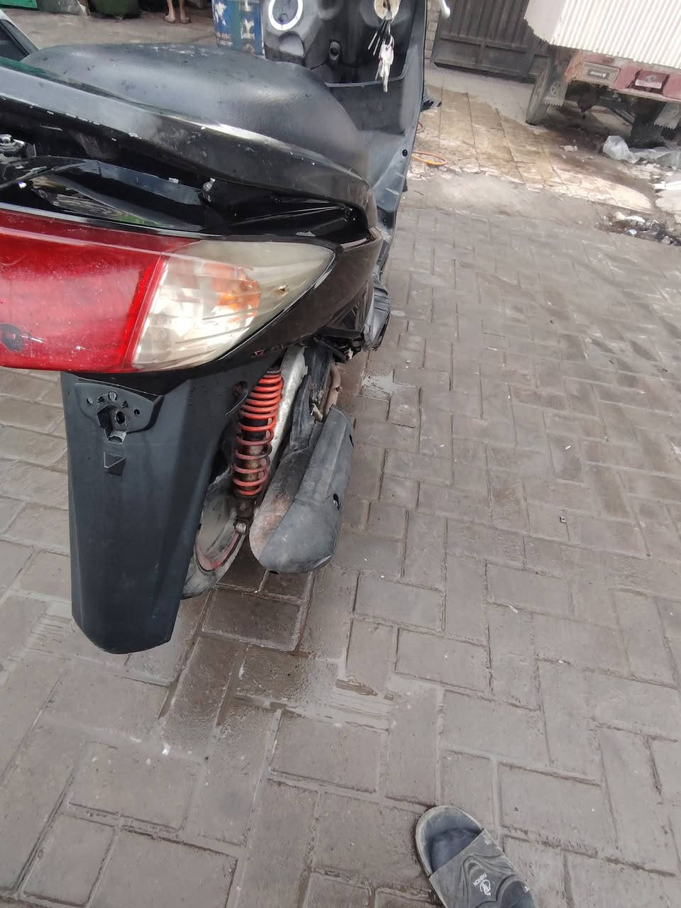 سكنس فحل كابريتر الدراجة نضافة ١٠٠٪١٠٠ مابيهة اي نقص خير من الله سعرهة ٦٠٠ وبيهة مجال بسيط العنوان الدورة خط السريع الهاتف ***********
