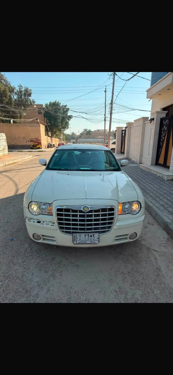 من رخصت لادمن ابما ٢٠٠٨رقم واسط مبدل جاملغ ايسر وبنيد نفس الون  تخم تاير تبريد منضومة زيرو توني شادهة ادامة مسويلهة بلكات نوزلات وتر بم جديد السيارة جاهزة كاملة سعرهة ١١٠مطلوبة غرمات مايقارب ٣٠ ورقة ينزل من سعرهة ومتوجدة السيارة بل كوت رقم تلفون ***********
