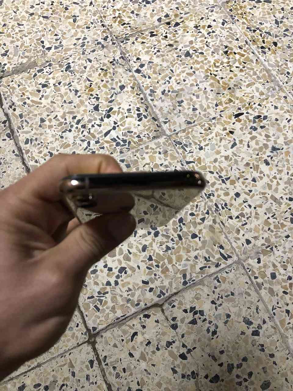 من رخصه الادمن 
جهاز للبيع ايفون xs شرط ما مفتوح 
بطاريه 77 بلادي 
ذاكره 64
تك سيم 
السعر 125 وبي مجال للطيبين 
***********
واتساب +اتصال
