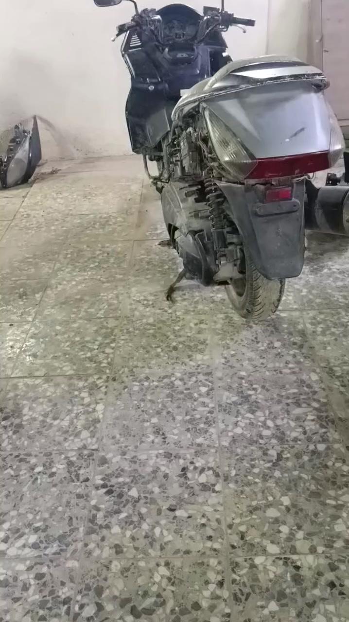 سلام عليكم دراجه 600كوم حديد شغاله دراجه متروكه كانت ابيع كوم حديد السعر650وبيه مجال العنوان بغداد مدينت الصدر ***********
