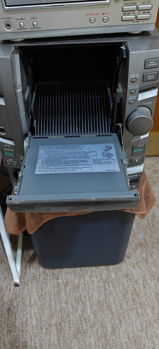 للبيع شغال فقط الدكات ميشتغلن عوزهن قوايش ياخذ (25) قرص صوتي السعر(40) مع التوصيل قدرة الجهاز 310 واط


**إذا كنت صاحب هذا الإعلان وتريد حذفه لأي سبب، رجاءا أرسل رسالة إلى الدعم الفني**