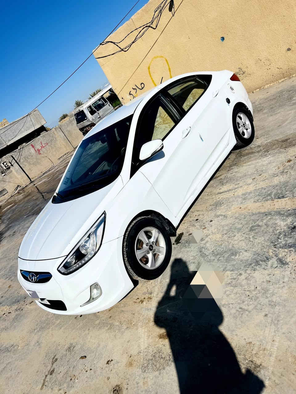السلام عليكم
هونداي اكسنت 2016 خليجي لو ابيض 
#مكفوله من الضربه والصبغ 
مكينته 1600 دوش المرغوب مامفتوحه شرط الفح
رقم قادسيه مشروع وطني تحويل مباشر 
مواصفاته حلوه ومعروفه 
السياره مال بيت نضيفه و كامله والكمال لله ماناقصه كلشي 
السعر (  98 ) وبيه مجال حك الجيه 
الشراي يتصل *********** 
مكان السياره بابل
                           الخاص مغلق بدون حراج

