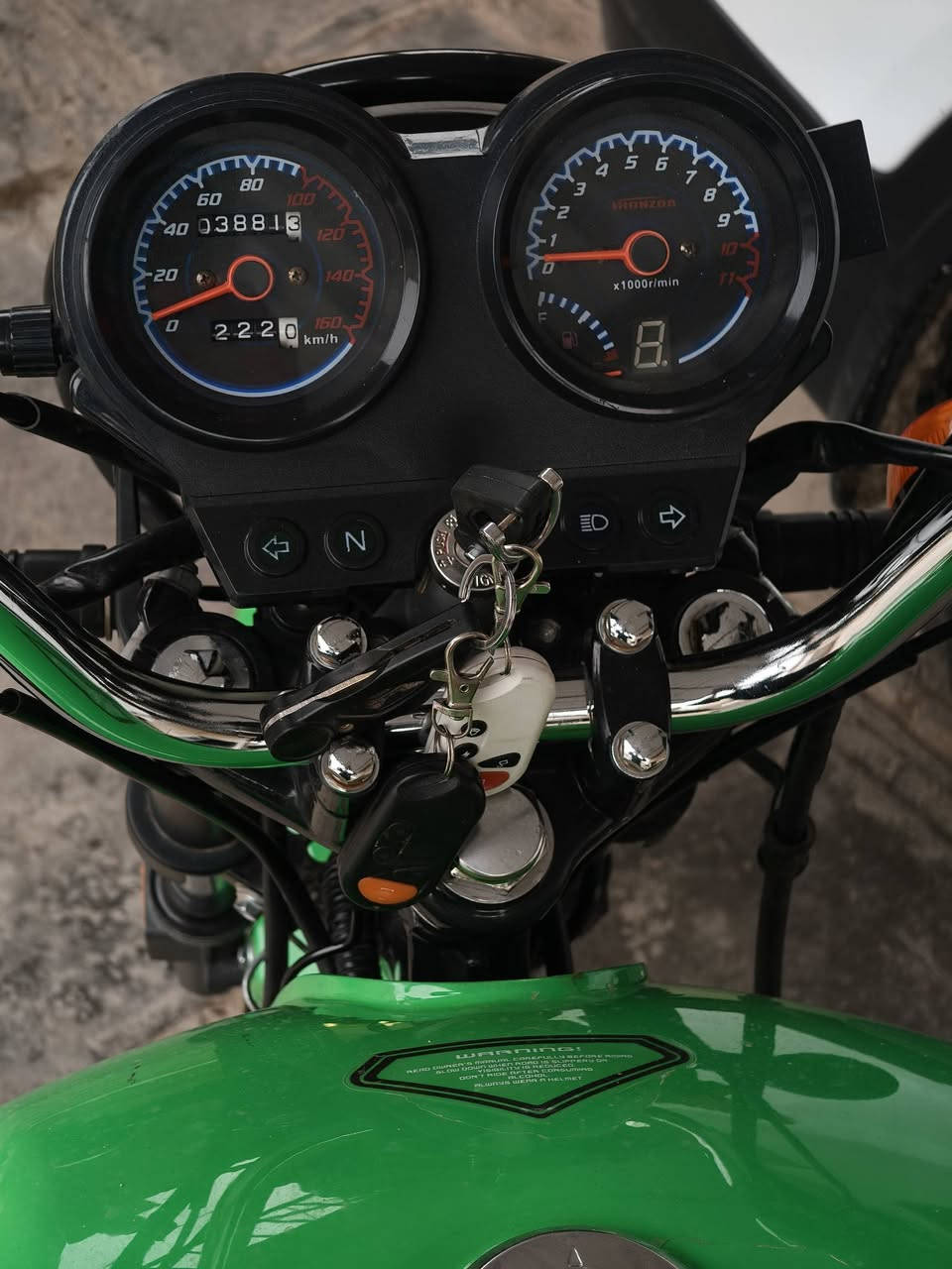 السلام عليكم دايون محرك 200 الدراجه بحالة الوكالة ما ماشيه قليل صاله فتره قليله من طالعه من الوكيل موديل 2025 كفاله عامه سويجين سجينه بصمات ثنين تشغيل عن بعد مكان بابل الطليعه سعره حلو شراي يدلل *********** +أوراق كامله أوراق سكنر وصل معرض
