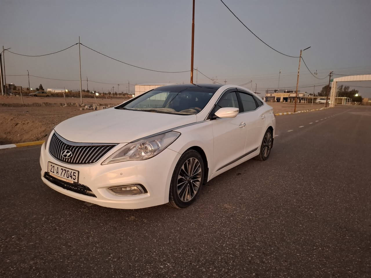 السلام عليكم 
ازيرا خليجيه موديل ٢٠١٢ للبيع فول مواصفات  رقم سليمانيه تحويل او وكاله بيها قطعتين صبغ السعر ١١٤   للاستفسار ***********
