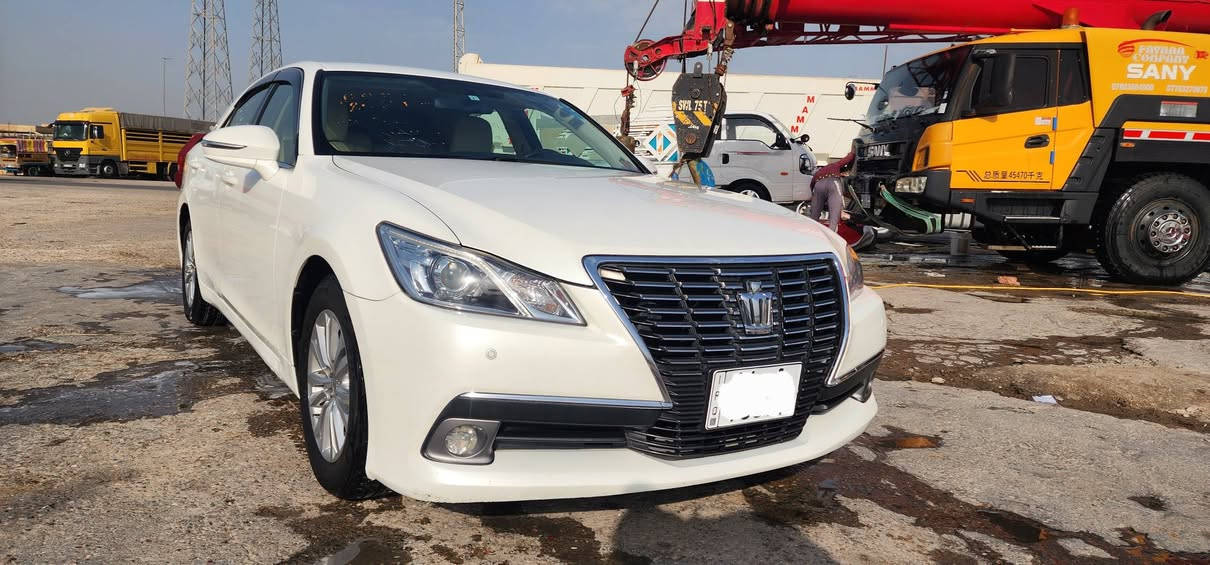 تويوتا كراون رويال مكفوله كفاله عامه ضربه وكص وصبغ كرستال ادوات ادوات حاويه دخول جديد زيرو مديل 2014 شكل الجديد فول مواصفات واحد على واحد شاصي 210 مكاني البصره رقم الهاتف 📱 ***********
