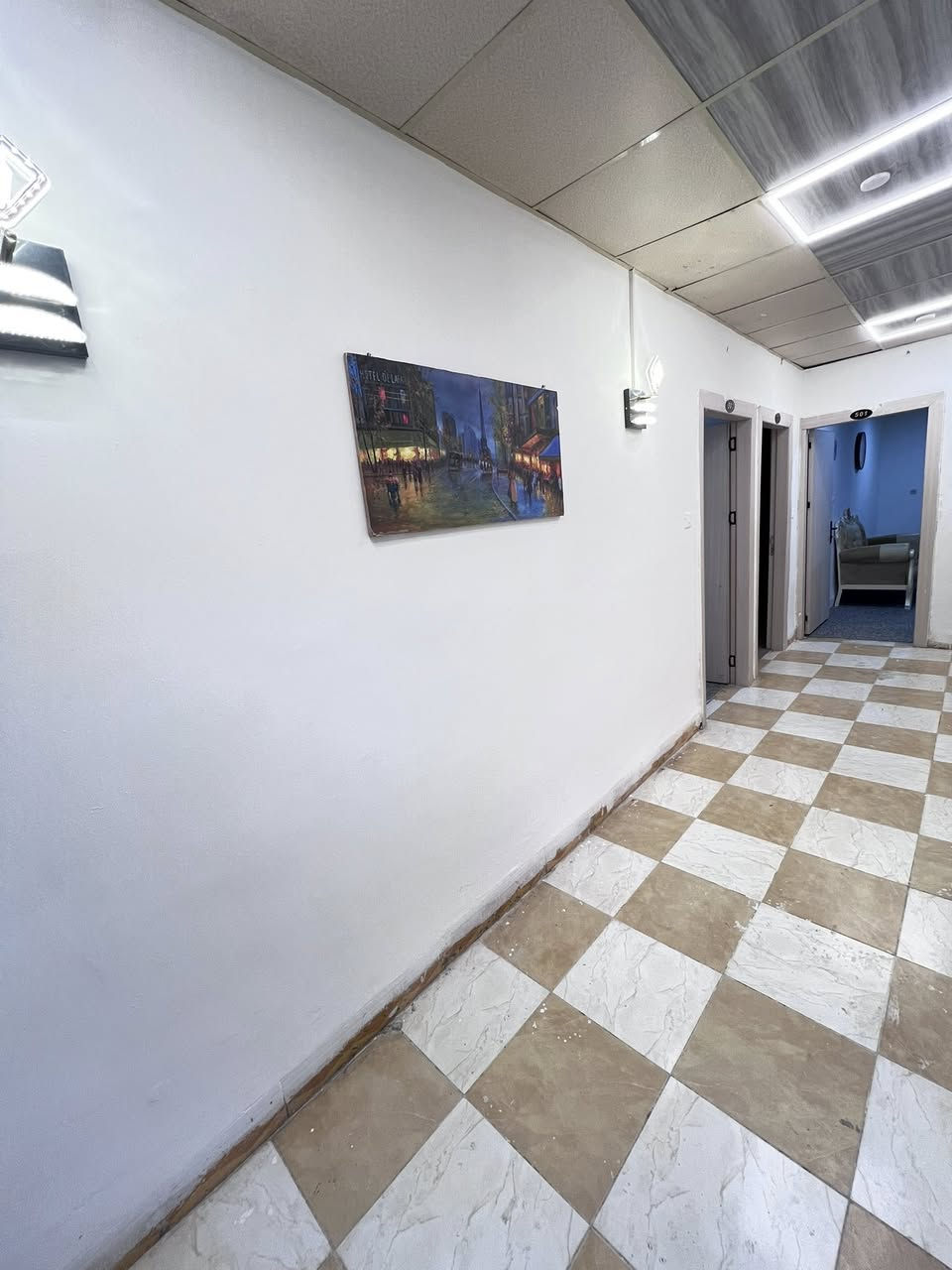 تم افتتاح موتيل ليزا شقق وغرف فندقية فاخرة ⭐⭐⭐
غرفة وصالة استراحة ومطبخ متكامل وصحيات 
تتسع من ٢ إلى ٤ أشخاص 
غرفتين وصالة استراحة ومطبخ متكامل وصحيات 
تتسع من ٥ إلى ٧ أشخاص 
غرفة نوم وصحيات 
تتسع من ١ إلى ٢ أشخاص 
مصعد من طابق الارضي 
كراج سيارات أمام الفندق
كهرباء وانترنت ٢٤ ساعة
خدمة نظافة الغرف ٢٤ ساعة 
جناح خاص للعوائل وجناح للشباب 
ماء حار ٢٤ ساعة خدمة حجز الكتروني موجود 
أسعارنا مناسبة بالنسبة موقعنا وفندقنا الجديد
العنوان سليمانية شارع ٦٠ قرب بانزين خانة بنائي
***********-*********** اهلا وسهلا بكم
