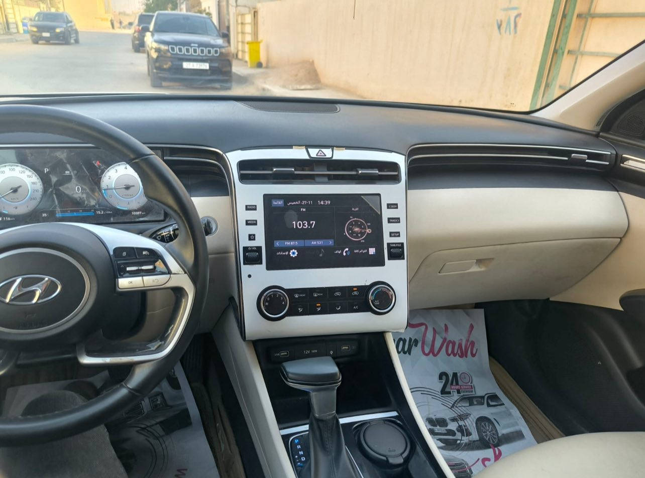 توسان 2024 ابيض رقم بغداد فوول عدا الفتحة 
👈👈 ماشيه 10.000 كيلو متر فقط  👉👉
نظيفة كلش دواخل وكشر خارجي ,, الدواخل والارضية مغلفة جلد تغليف بلاد
بيها طخه بسيطه بالباب الخلفي مرجعة بارد فقط 

المواصفات : 
حجم المحرك 2000 . DOHC يستقبل عادي ومحسن 
‏مفتاح التشغيل بصمة وتشغيل عن بعد 
‏هاند بريك بصمة وحساسات امامية وحساسات خلفية 
‏حركة المقاعد الامامية كهرباء
‏تحكم ستيرن ، مثبت السرعة  Crose ، الاوامر الصوتية 
‏ويل كب كروم حجم 18
‏شاشة ايباد دجتل ، ‏كاميرا دوارة ، اريل نفكييشن
‏لايت زينون + LED‏ ، بك لايت LED ، كشافات زينون
‏الانارة الداخلية LED ، دوسات ابواب داخلية LED 
‏اشاير بالمري و قابله للطي AUTO 
‏نظام مانع تزحلق ، شاحن واير ليس ، نقطة نزول المنحدرات ، بردات ابواب خلفية ، برده خلفية 
‏تبريد امامي و خلفي ، درايف مود DRIVE MODE 
‏اوتو هولد AUTO HOLD  ، مخرج AUS و  USB
‏ 
للاستفسار  ***********
مكان السيارة مركز الناصرية
