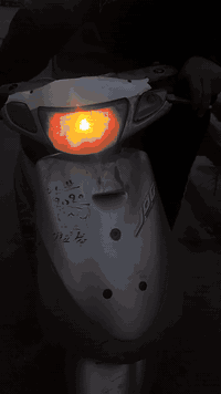 سلام عليكم شباب دراجه للبيع بيجي ٦٠ دراجه فول شلعه مختمه لطول لطول دراجه ما متعوبه الدراجه شغاله نص هندر كهربايات شغاله سلف الباتري ضعيف الله شاهد السعر ٢٠٠ وبيها مجال حك جيه العنوان بغداد المنطقه البياع حي العامل اتصل عل رقم ***********
