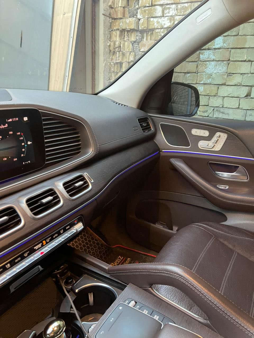 السلام عليكم للبيع (السعر خاص)

مرسيدس بنز GLS580 4mitec وكالة BCM موديل 2020 مواصفات ماي باخ طلب خاص لون الداخل و الخارج ممشى 60 الف كيلو متر رقم اربيل مكفولة كفالة عامه بيها فقط بارد ثلاث اماكن مختلفات فقط السيارة موجوده يمي و قبل كم يوم سويتلها ادامه كامله و السيارة 7 راكب و جكات 8 سلندر العادية تجي 6 للاستفسار
***********

0774 555 9987
