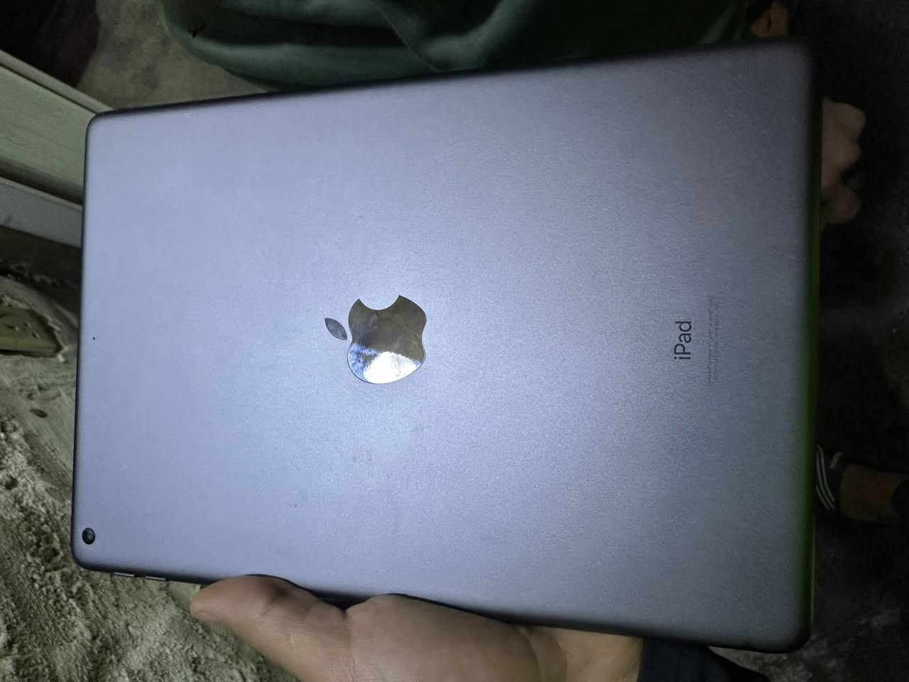 ايياد 9
بطاريه 88 ذاكرة 64 جهاز نضيف 
***********
***********
