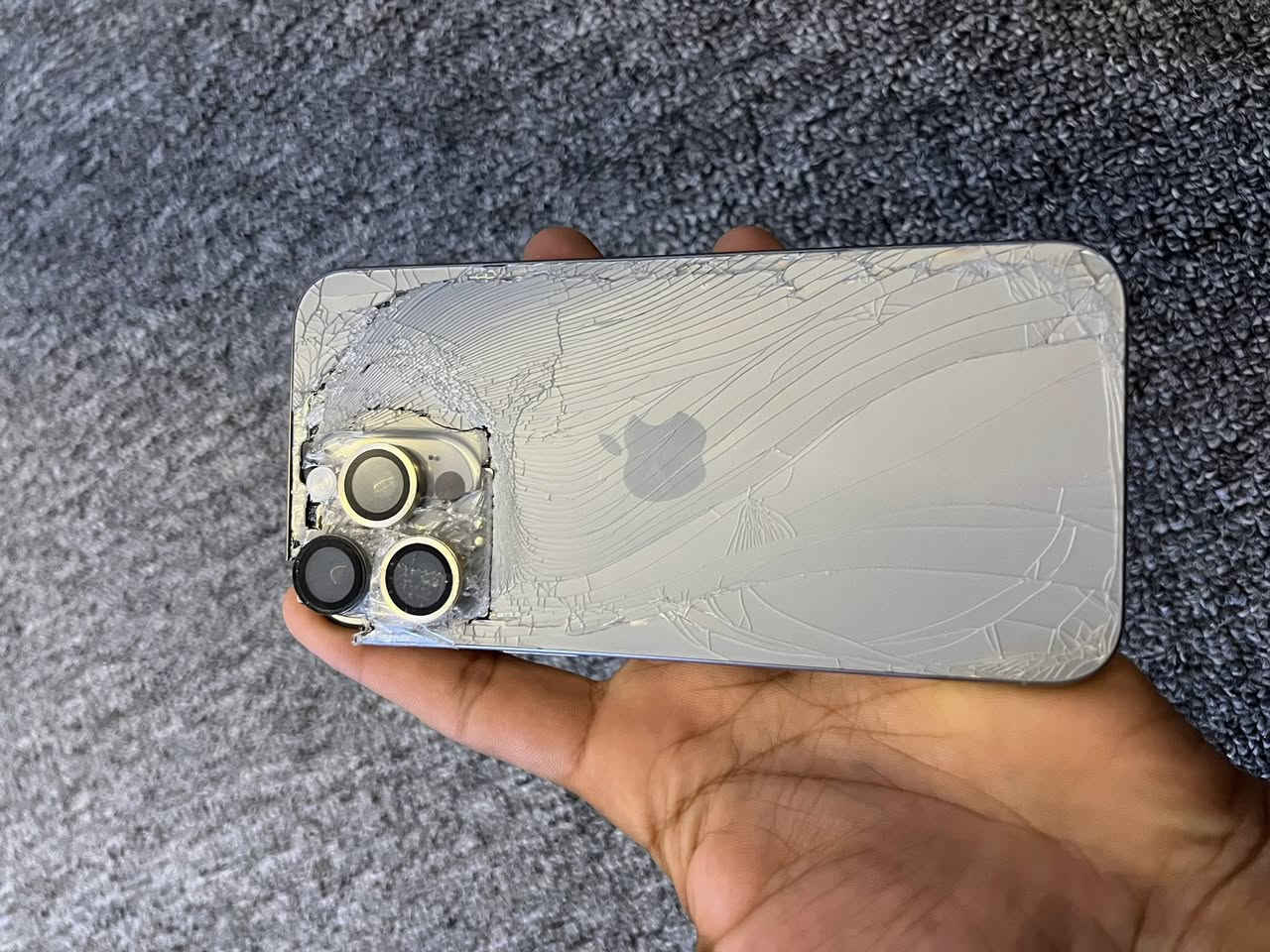 سلام عليكم آيفون 15برو ماكس 256 بطاريته 100  شرق اوسط أ ستخدمته أسبوع وكع مني أنطي سعر بلي يرضي الله  مكاني بغداد تجي تاخذه من باب البيت


**إذا كنت صاحب هذا الإعلان وتريد حذفه لأي سبب، رجاءا أرسل رسالة إلى الدعم الفني**