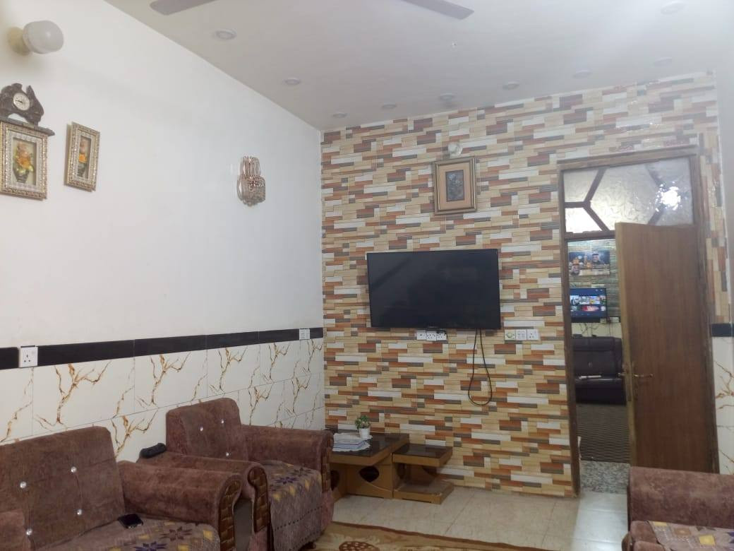 بيت للبيع مساحه 125م طابو زراعي سند 25م بدور الصحه الاولى قريب على سده الجنابين قريب  على شارع عام سعر125بي مجال خدمات كامله رقم *********** واتساب  طابقين بناء طابوك 4غرفه واستقبال وترك ومطبخ منو ر وساحه درج وحمام موافق خارجي
