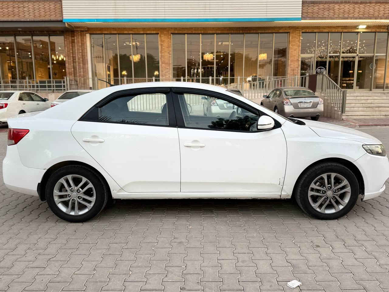 كيا سيراتو للبيع خليجي 2011 سليمانية السعر 90وبيها مجال 

للتفاصيل اكثر الاتصال على الرقم ***********
