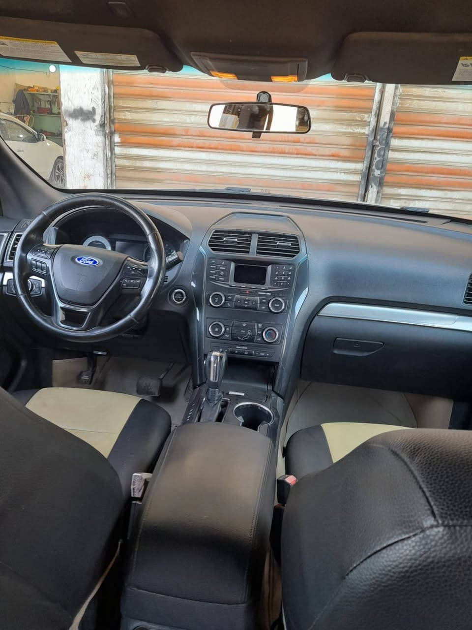 فورد اكسبلور  2018 مكينه 6 سلندر سياره مرتبه ترهم بيع او مراوس سعر 180 بيهة مجال قليل للاتصال ***********
