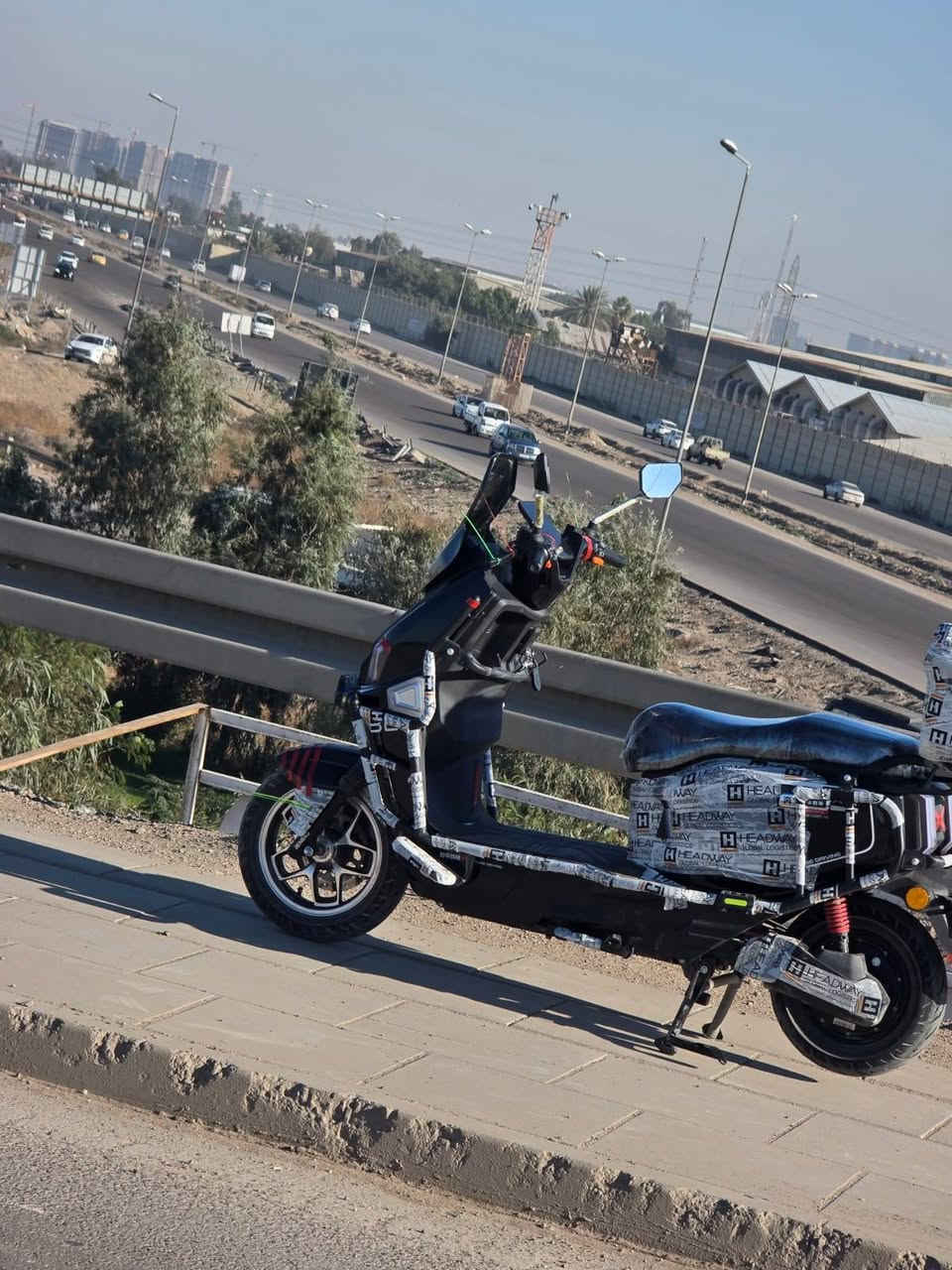 دراجة شحن للبيع الاسم صاعقة  مستعملة شهر واحد بعدهة جديدة السعر 1250 المكان أبو غريب شارع الزيتون ***********هاتف
