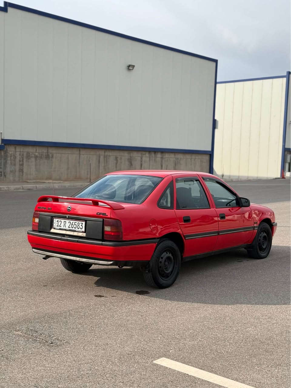 فكترا 🚘موديل 1991 محرك 18 🏋️‍♂️المرغوب 
قفل مركزي  كير محرك خير من الله 
كهربائيات 🚦كلها شغاله 
رقم نينوى دولي سنويه هزه كلو جديد 
كابون بانزين ⛽️
 صبغ عام للجماليه 
سعر 43 ورقه ومجال بسيط 
*********** وتساب هم موجود دهوك, العراق
