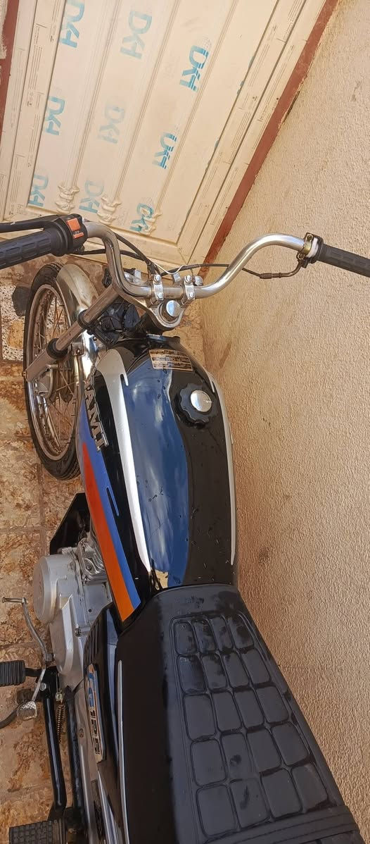 سلام عليكم دراجه لبيع نامه 21 ادوات دراجه نضيفه متعوب عليها كهربائيات شغاله سعر 450 وبيها مجال بني منصور ***********
