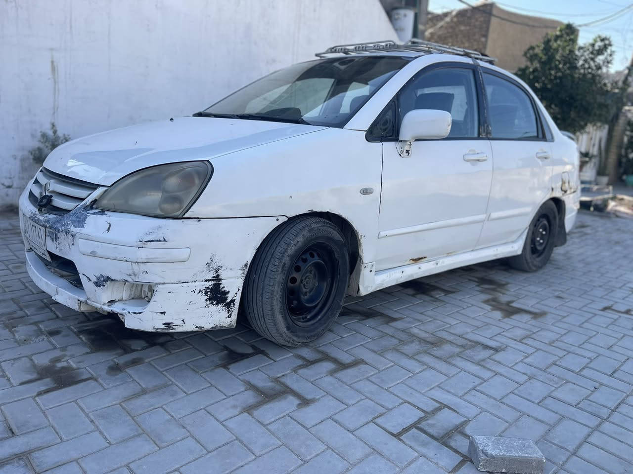 سوزوكي ليانا ٢٠٠٦ للبيع 
رقم بصره مشروع وطني باسمي تحويل وين متريد 
كهربائيات كلها شغاله وجاهزه اشاير لايتات كيجات مابيها نقص مكينه وكير مكفولات كير جديد هسه شادينه تخم تاير جديد صدر جديد شادينه بدون دبلات 
نقصها ستيرن شويه ثكيل ولباقي كله شغال ونضيف 
مكانها بغداد العبيدي رقم *********** 
السعر ٣٥$
