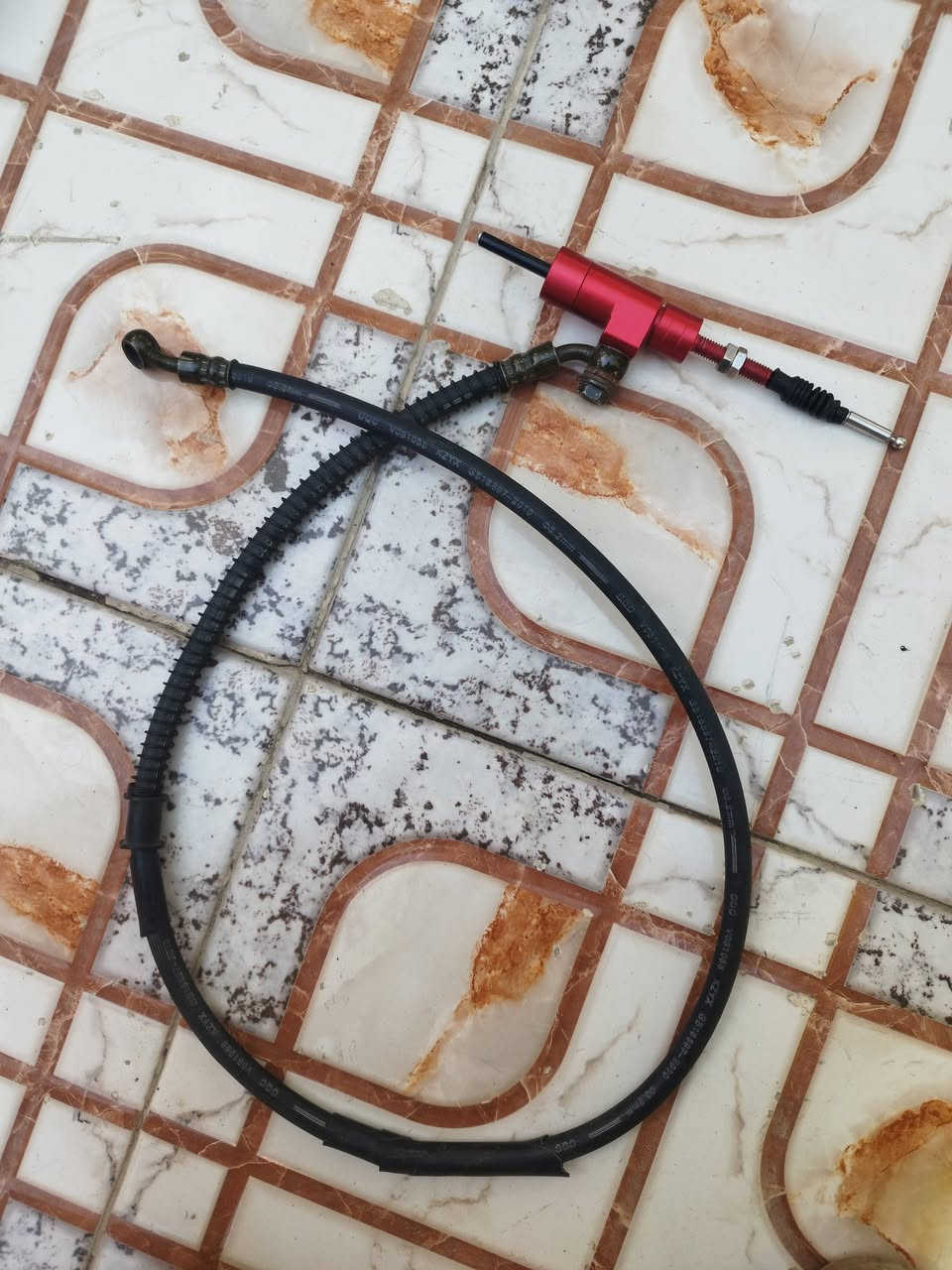 سلام عليكم غراض للبيع نضاف كلج عنبار بس عوزه يده صالنصه نضيفه حيل بس برغي طاك بيها وماشه نضيفه ويل كامل بس تايره تعبان مكاني ناصريه مركز ***********
