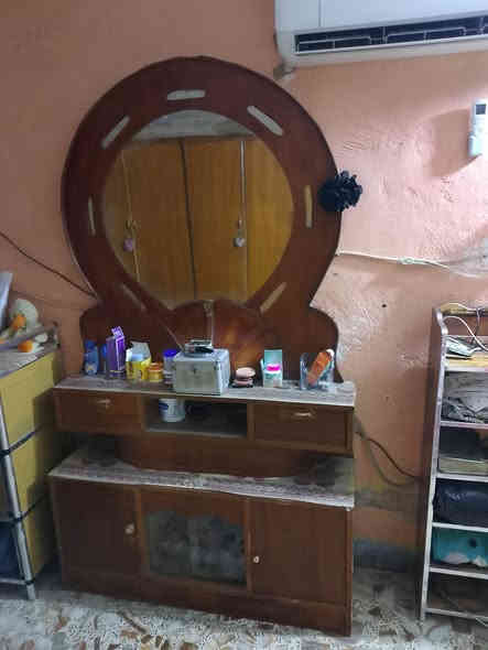 سلام عليكم هاي الغرفه للبيع المكان الديوانيه حي رمضان قرب الطفاء السعر350وبيه مجال الستفسار خاص لو على هاذه الرقم  ‏‪0787 332 3669‬‏
