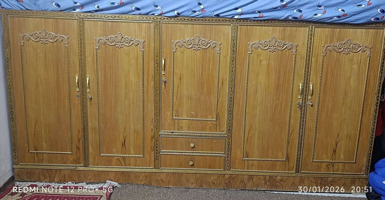 السلام عليكم متوفره بوفيه حل وشد نص كنتور سعر 400 وبيها مجال الشراي متواجد على فيس واتصال على الرقم *********** 
مكاني ديوانيه
