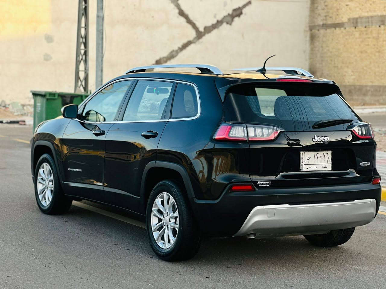 سلام عليكم للبيع جيب بزون موديل 19 حادثه خشم البنيد فقط بدون اي رباك سونار مرفوق بلمنشور سعر 128 وبي مجال بسيط مكينه 2400 كشنات جلد كامره خلفيه دواره تحكم ستيرن جهتين قطعتين تبريد شاشه كبيره بصمه وبصمت تشغيل كشنات كهرباء هيترات بلمري حساسات تشغيل ذاتي سايد بريك بصمه فول موصفات عده الفتحه مكينه وكير كفاله تخم تاير حداديه تدفئه تبريد العنوان كربلاء للستفسار ***********
