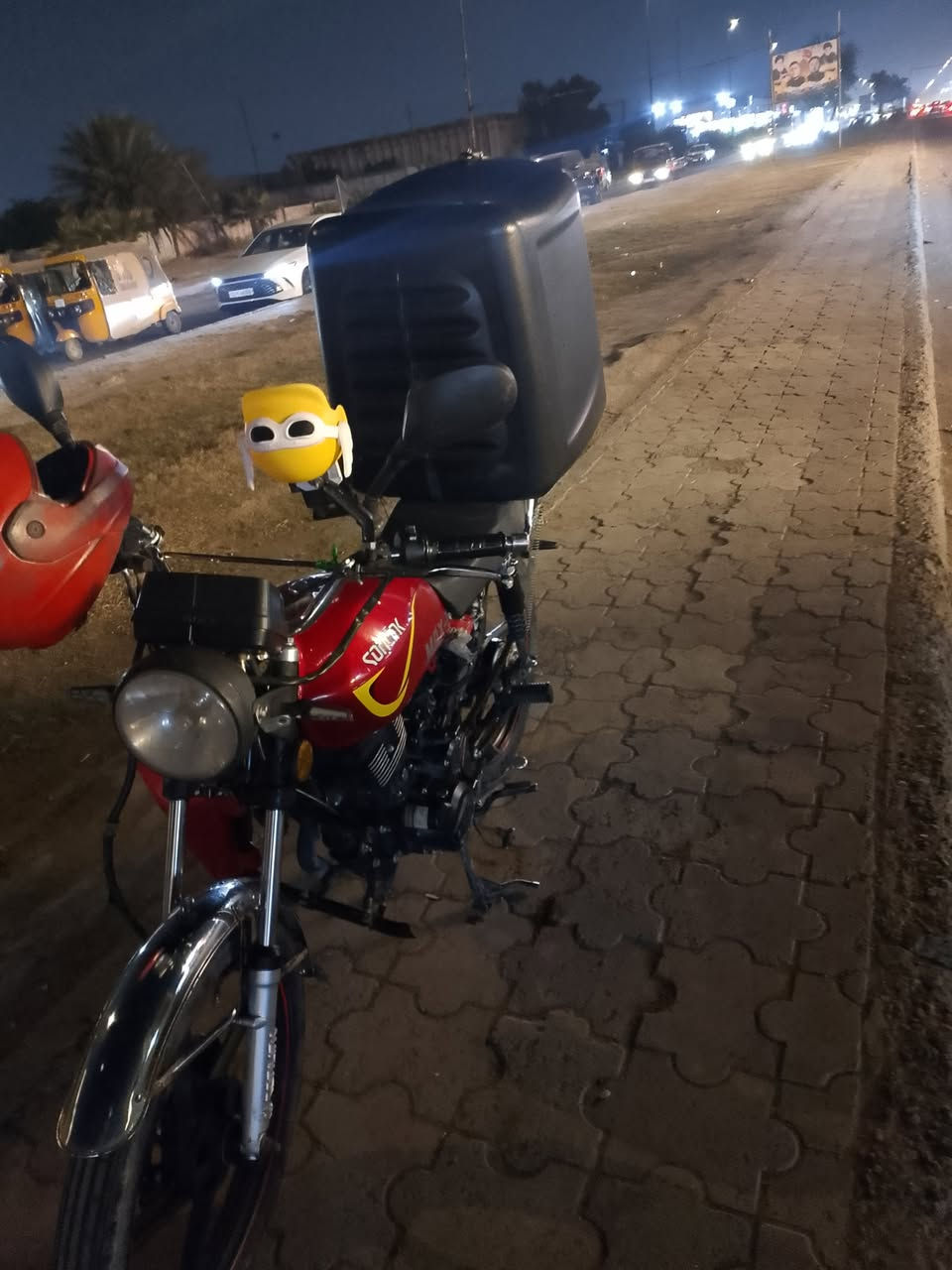 السلام عليكم
سولنك ماكس 1
الدراجه نضيفه ومكفوله من كلشي بيه فقط بوربرنات مال ماشه فقط. 
سعرها 650وبيها مجال حك الجيه عنواني البلديات
رقمي ***********
