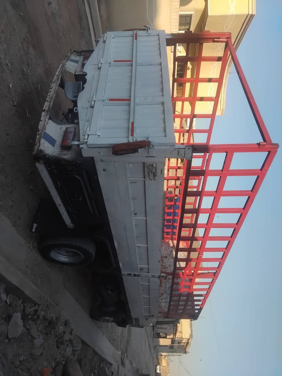 سلام عليكم  البه للبيع موديل ٩٤
٤طن مكينه سوبر خير من الله لا تنقيص والا بخار ٨برغي طول سته وربع الاتصال ***********
